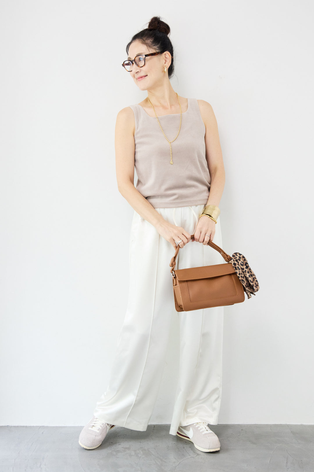 サテンワイドパンツ