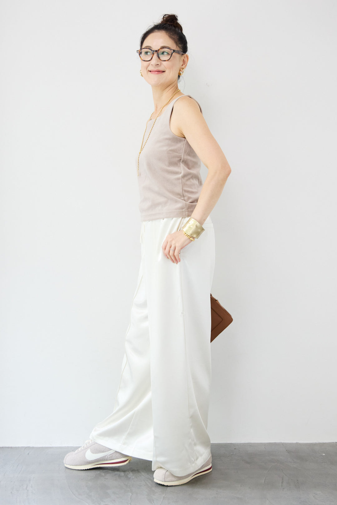 サテンワイドパンツ