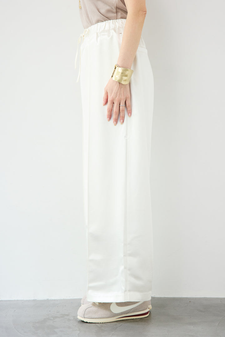 サテンワイドパンツ