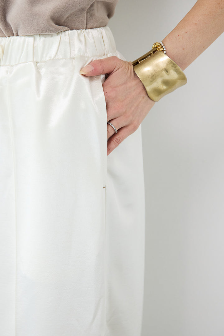 サテンワイドパンツ