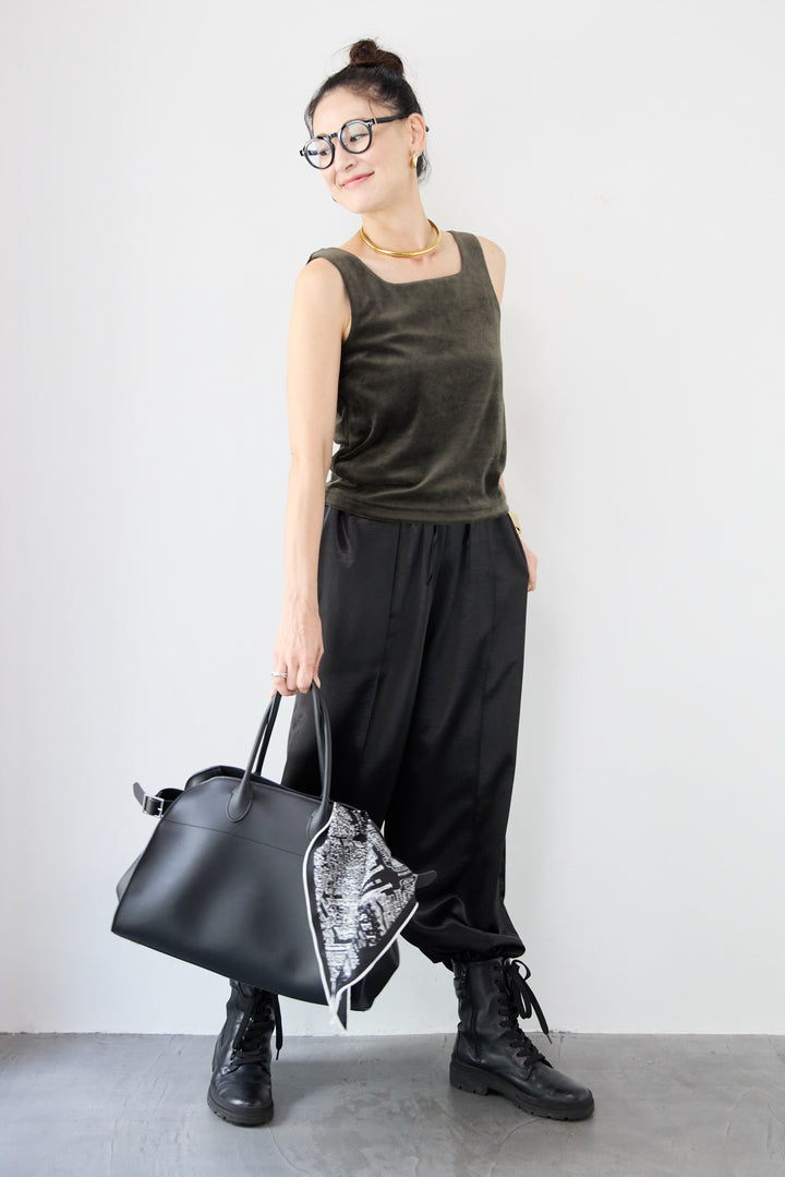 サテンワイドパンツ