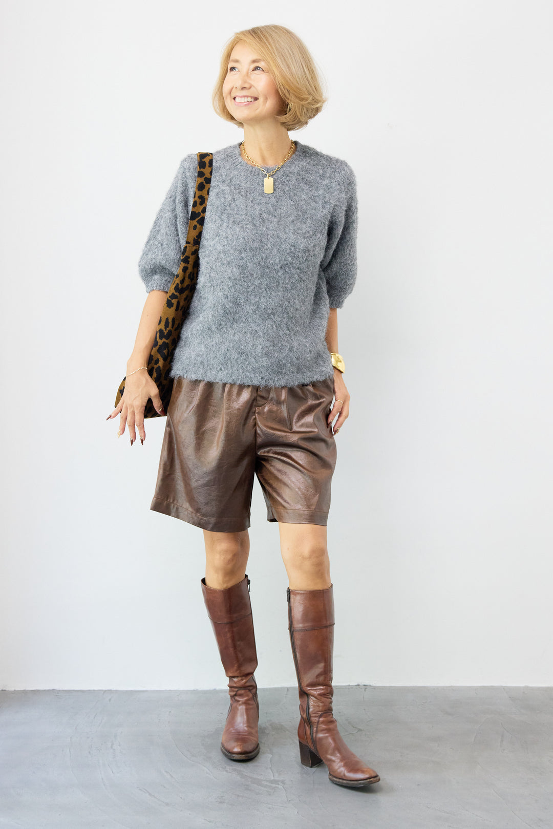 シャイニーレザータックハーフパンツ