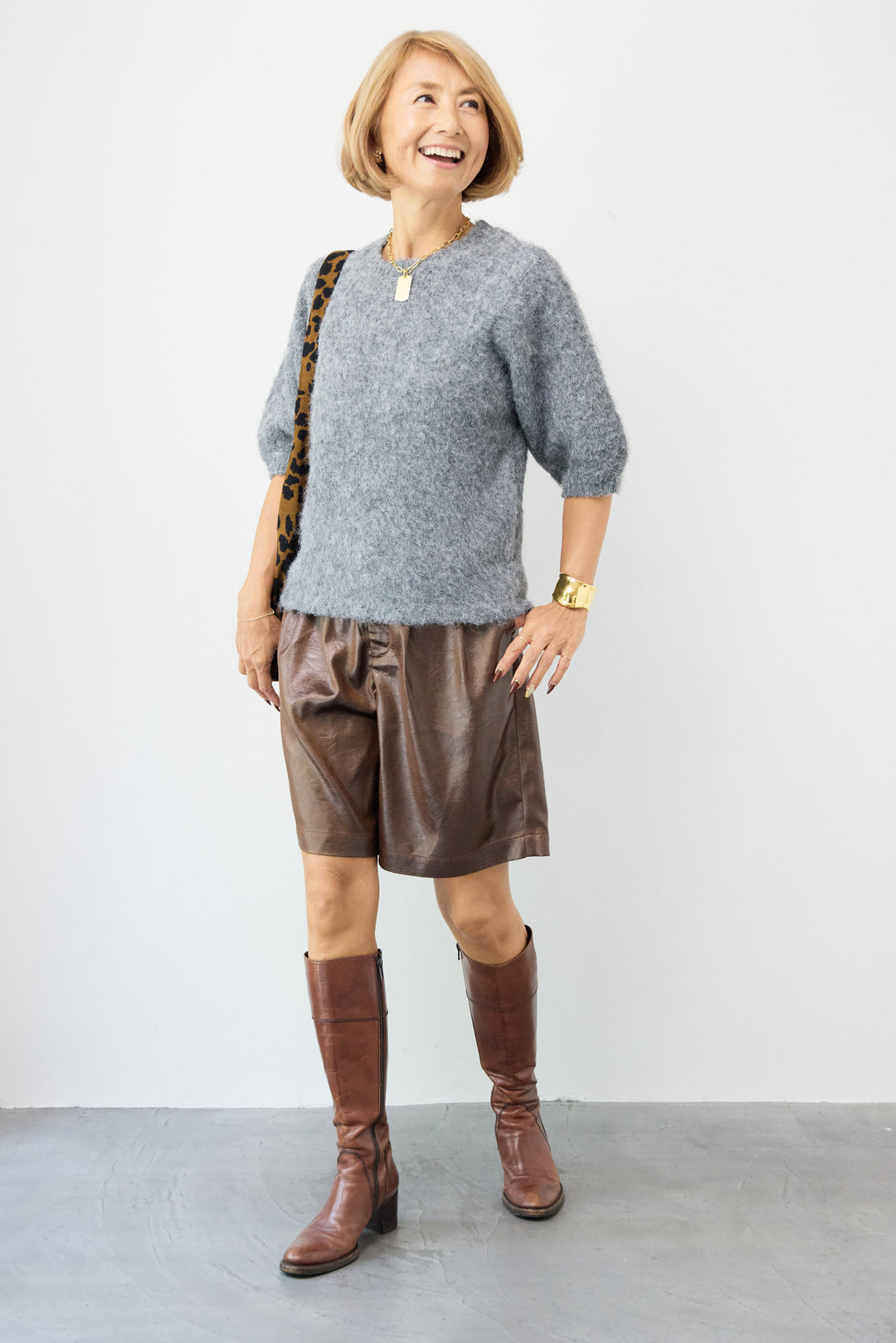 シャイニーレザータックハーフパンツ