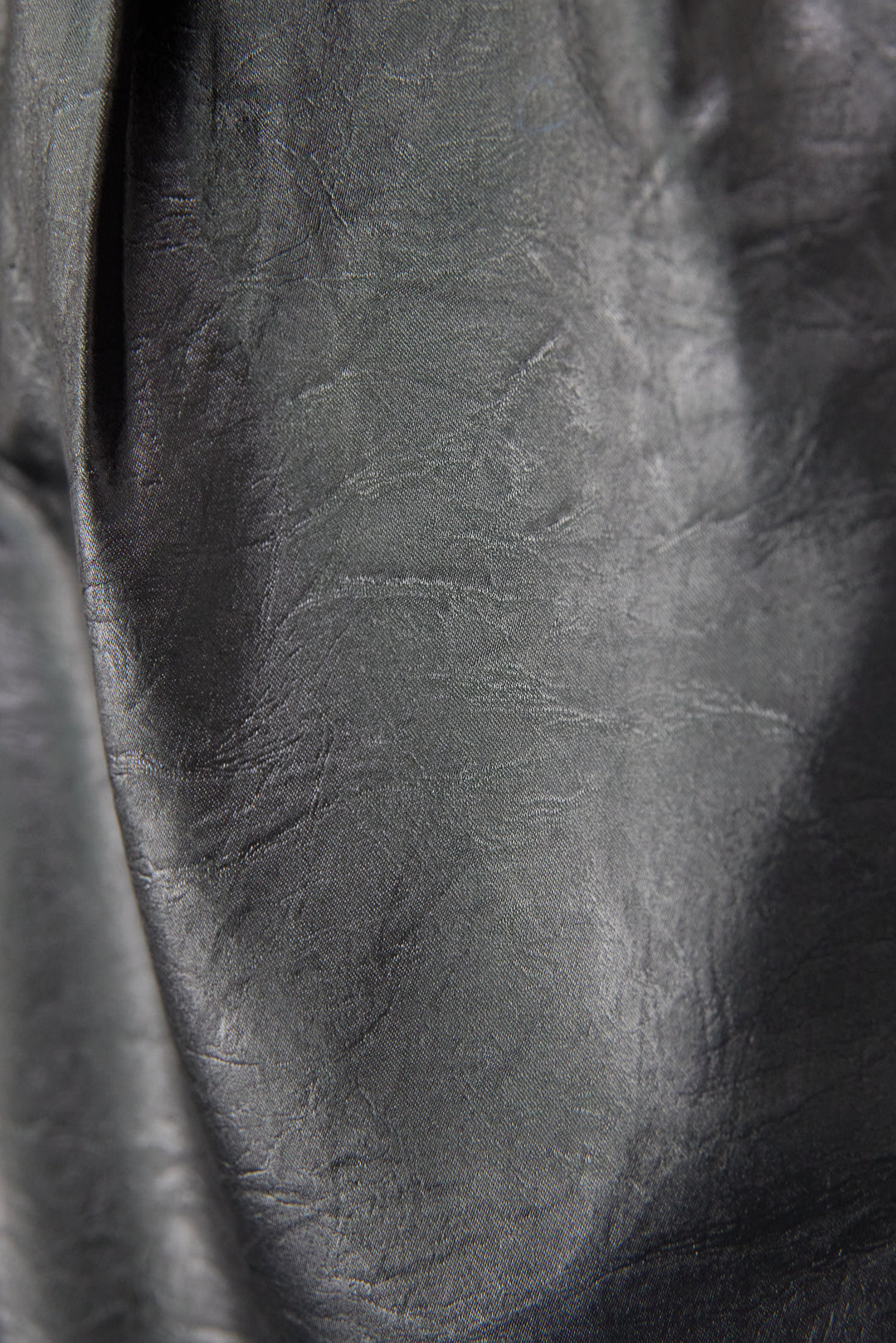 シャイニーレザータックハーフパンツ