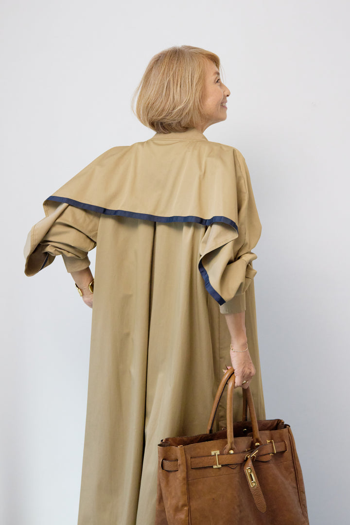 バックラッフルデザインロングブルゾン