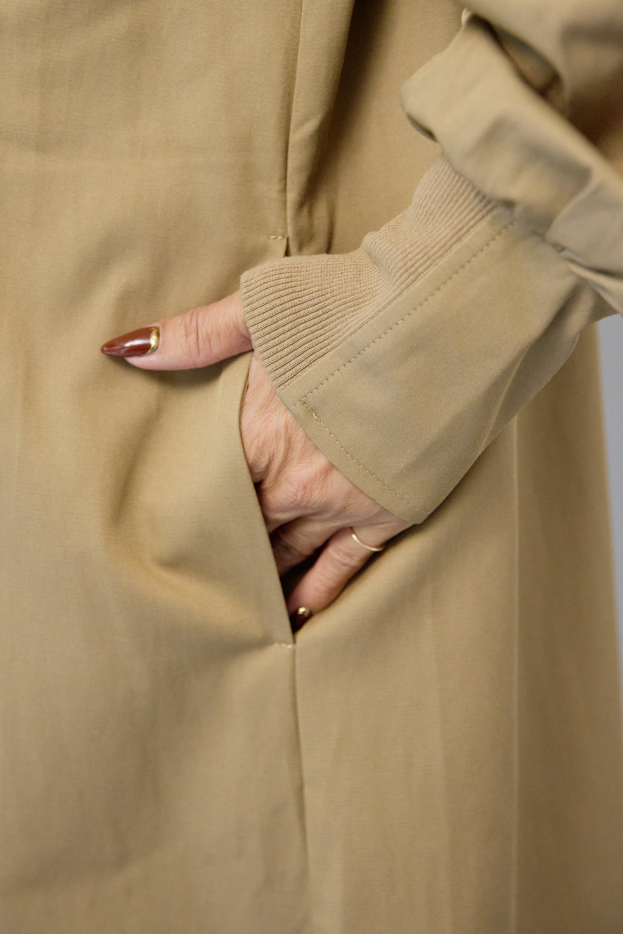 バックラッフルデザインロングブルゾン – plusotoha