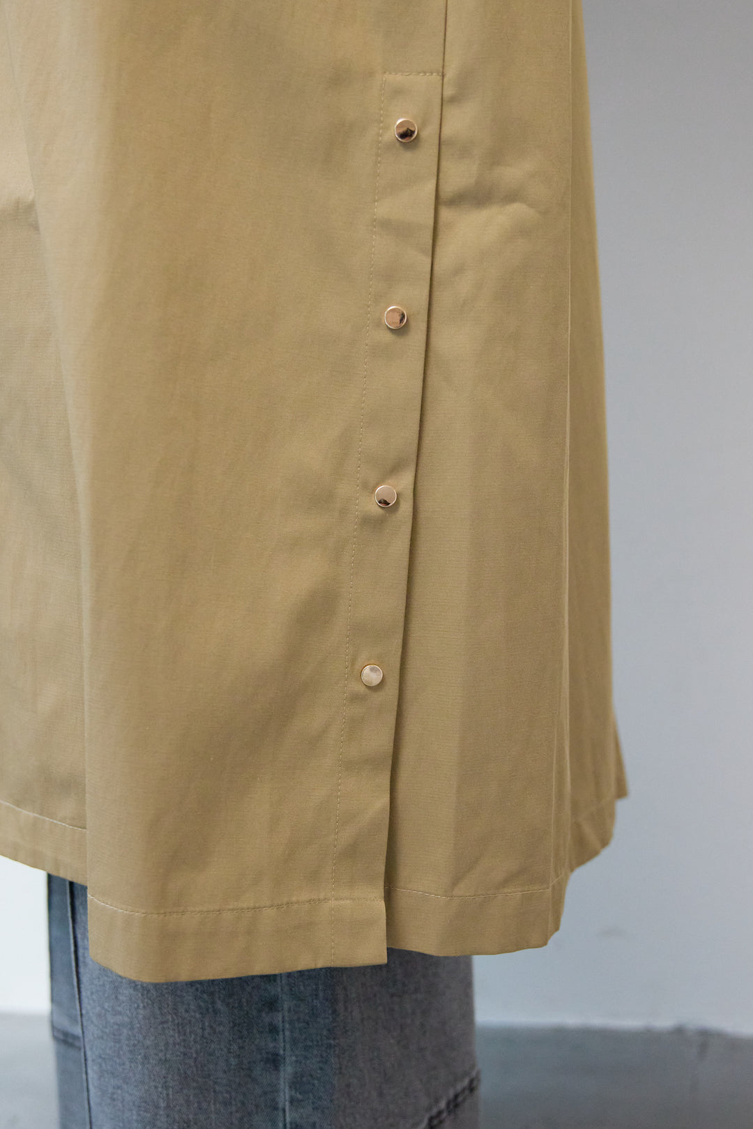 バックラッフルデザインロングブルゾン