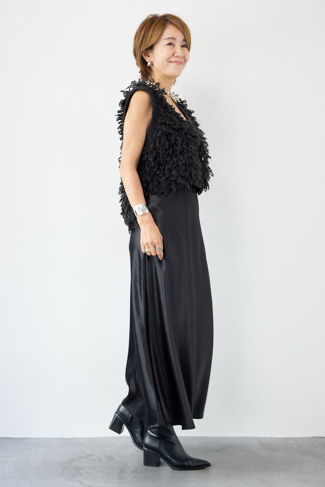 ブライトサテンフレアスカート