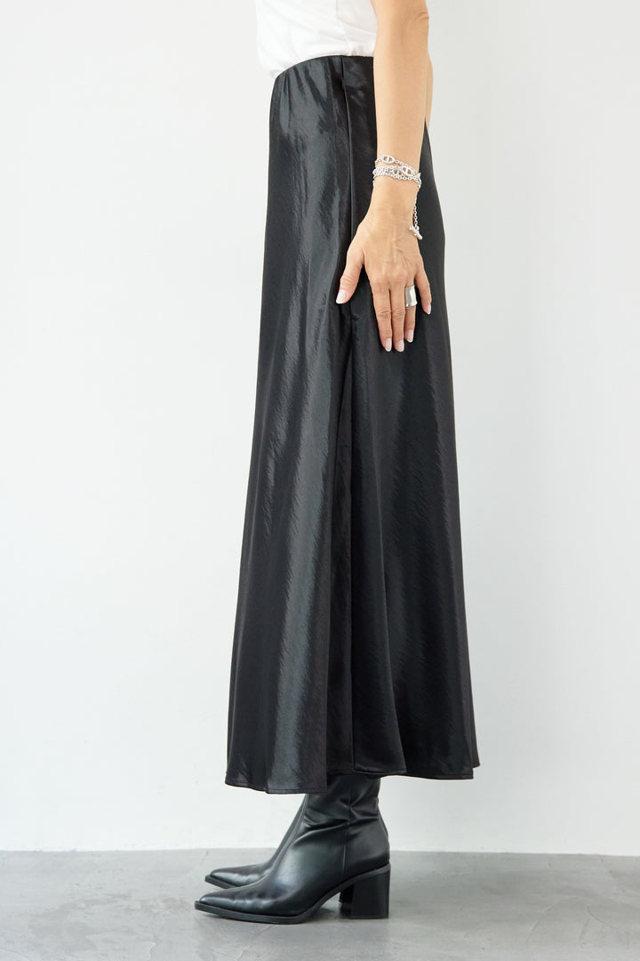 ブライトサテンフレアスカート