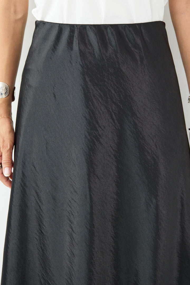 ブライトサテンフレアスカート