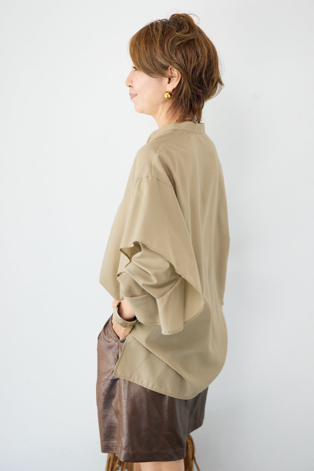 【吸水速乾・防シワ】ラッフルスリーブブラウス