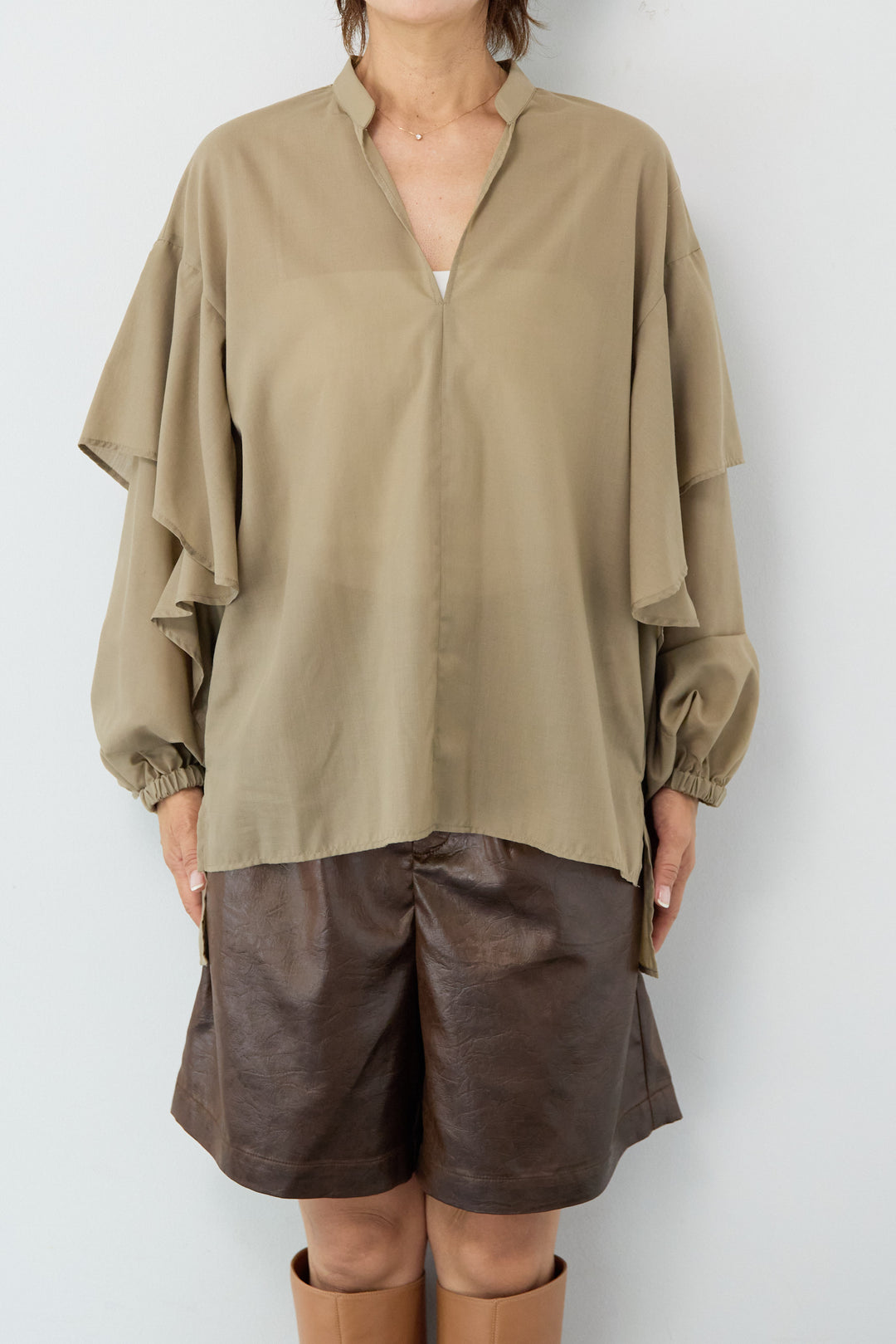 【吸水速乾・防シワ】ラッフルスリーブブラウス