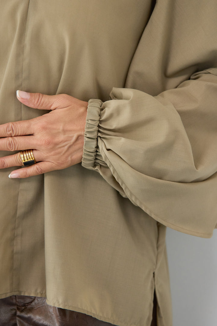 【吸水速乾・防シワ】ラッフルスリーブブラウス