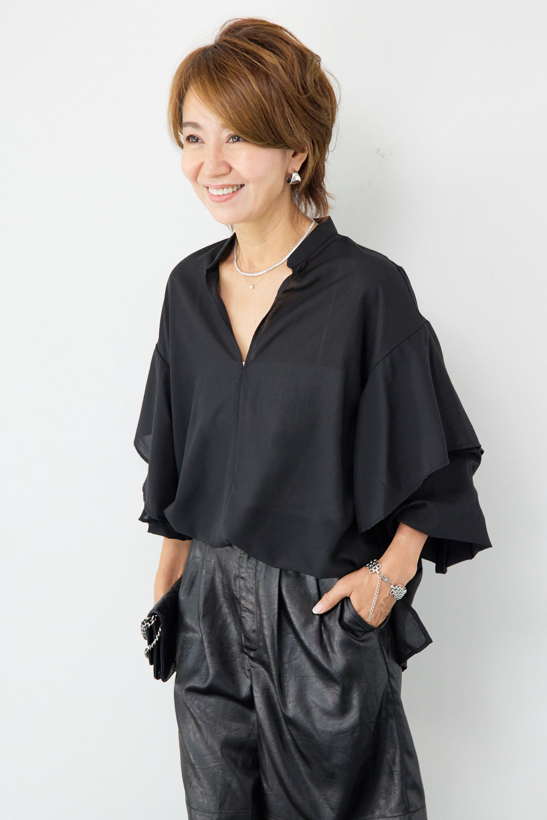 【吸水速乾・防シワ】ラッフルスリーブブラウス