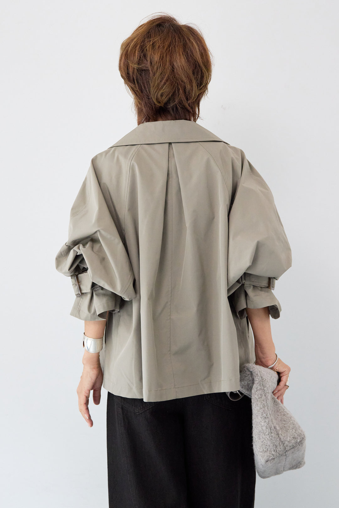 ショートトレンチコート