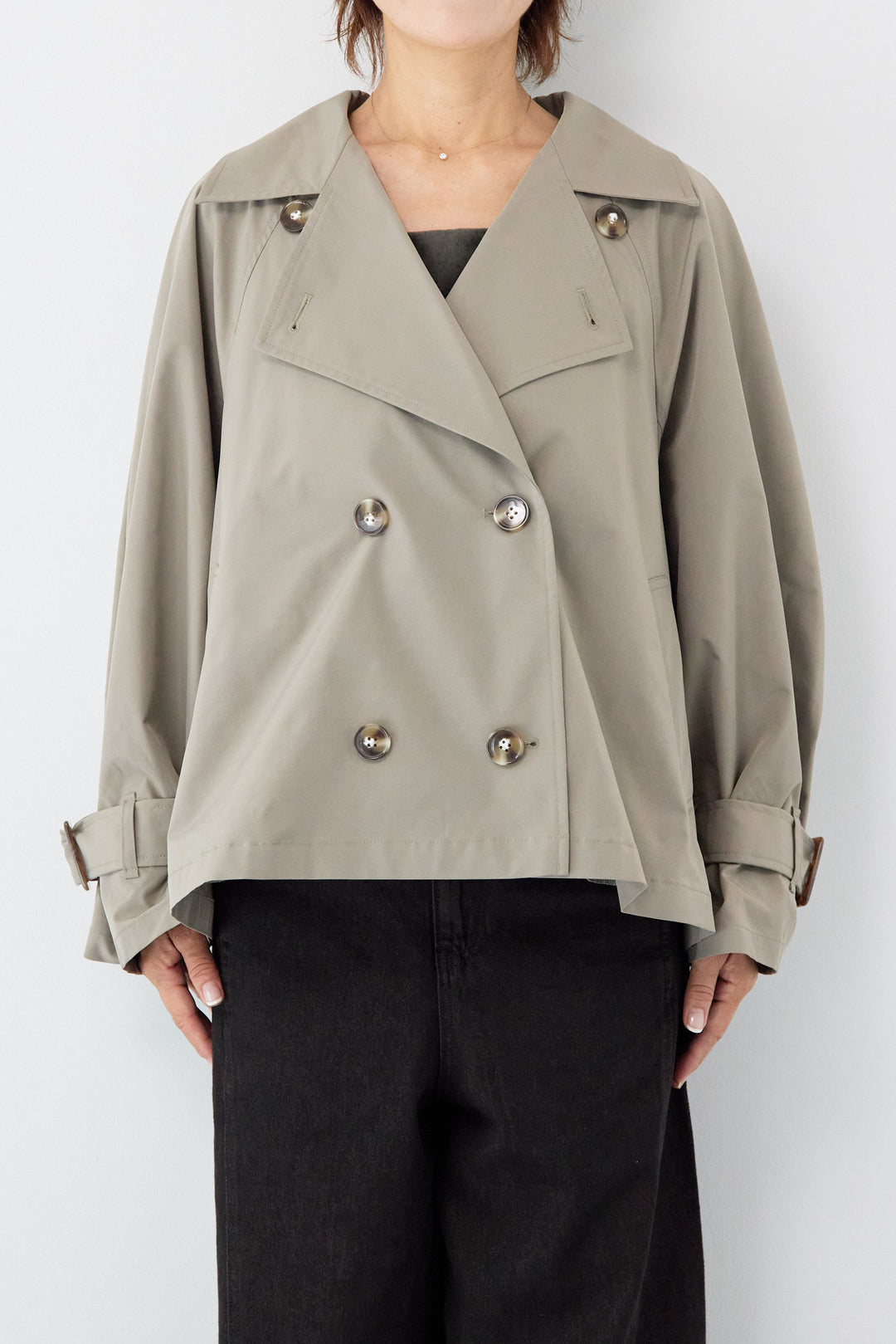 ショートトレンチコート