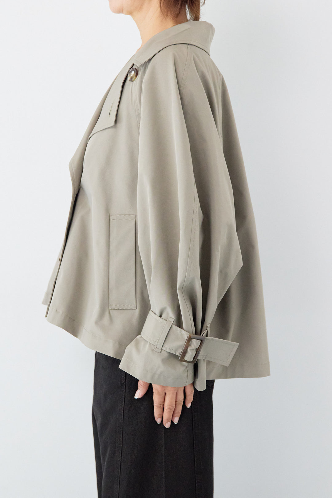 ショートトレンチコート