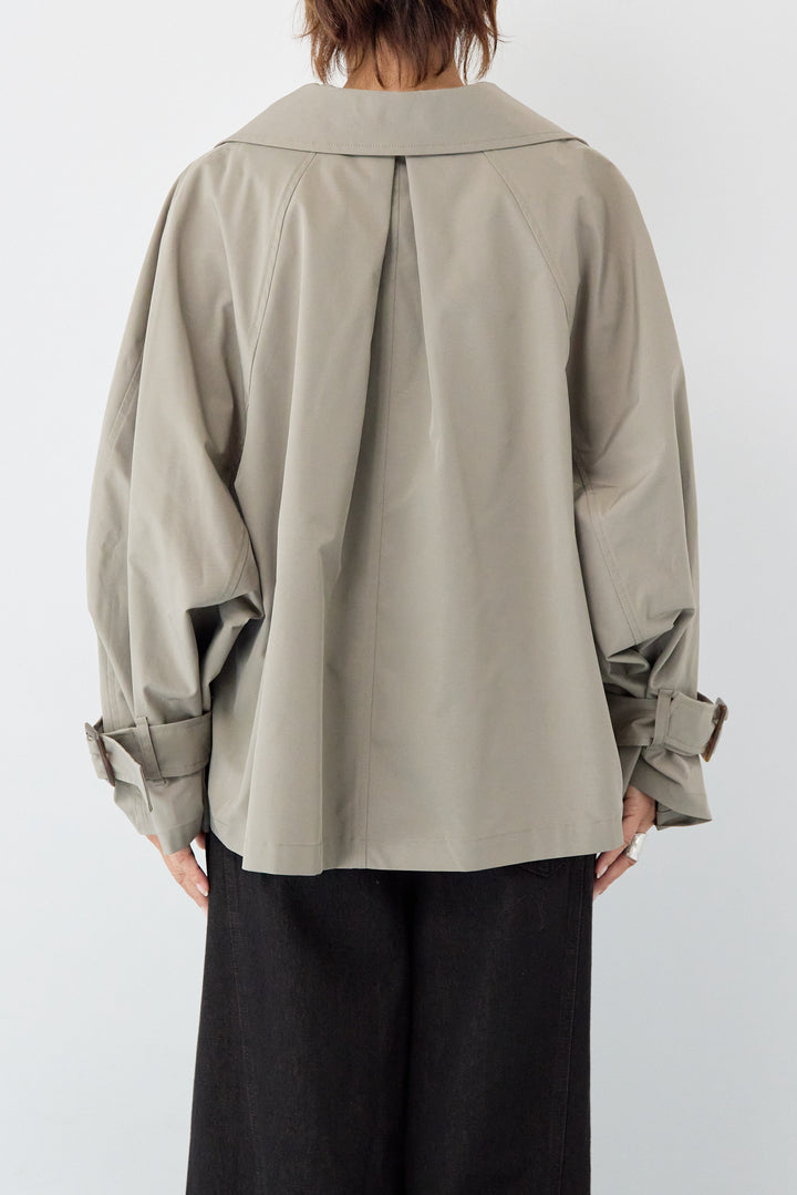 ショートトレンチコート