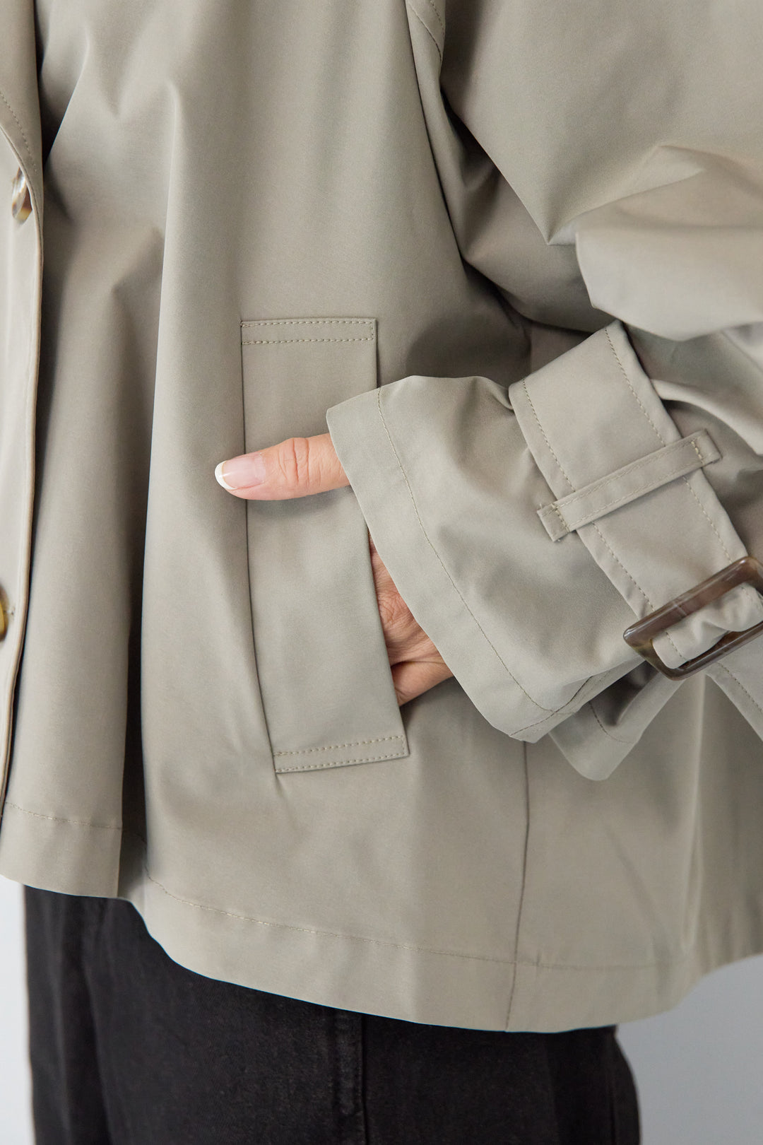 ショートトレンチコート