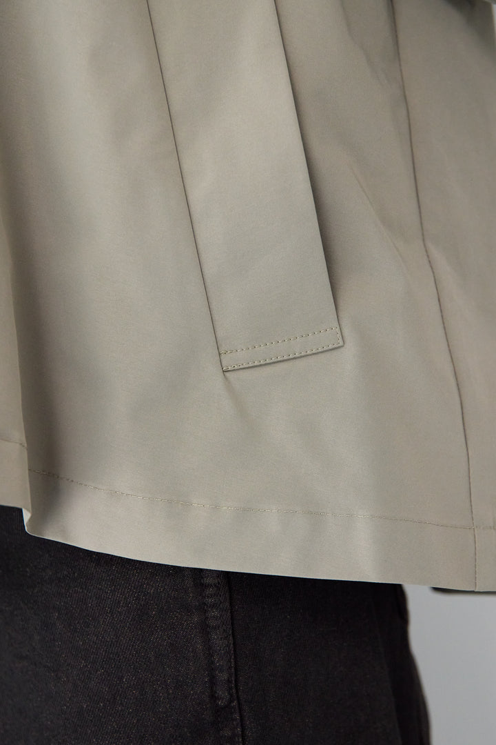 ショートトレンチコート