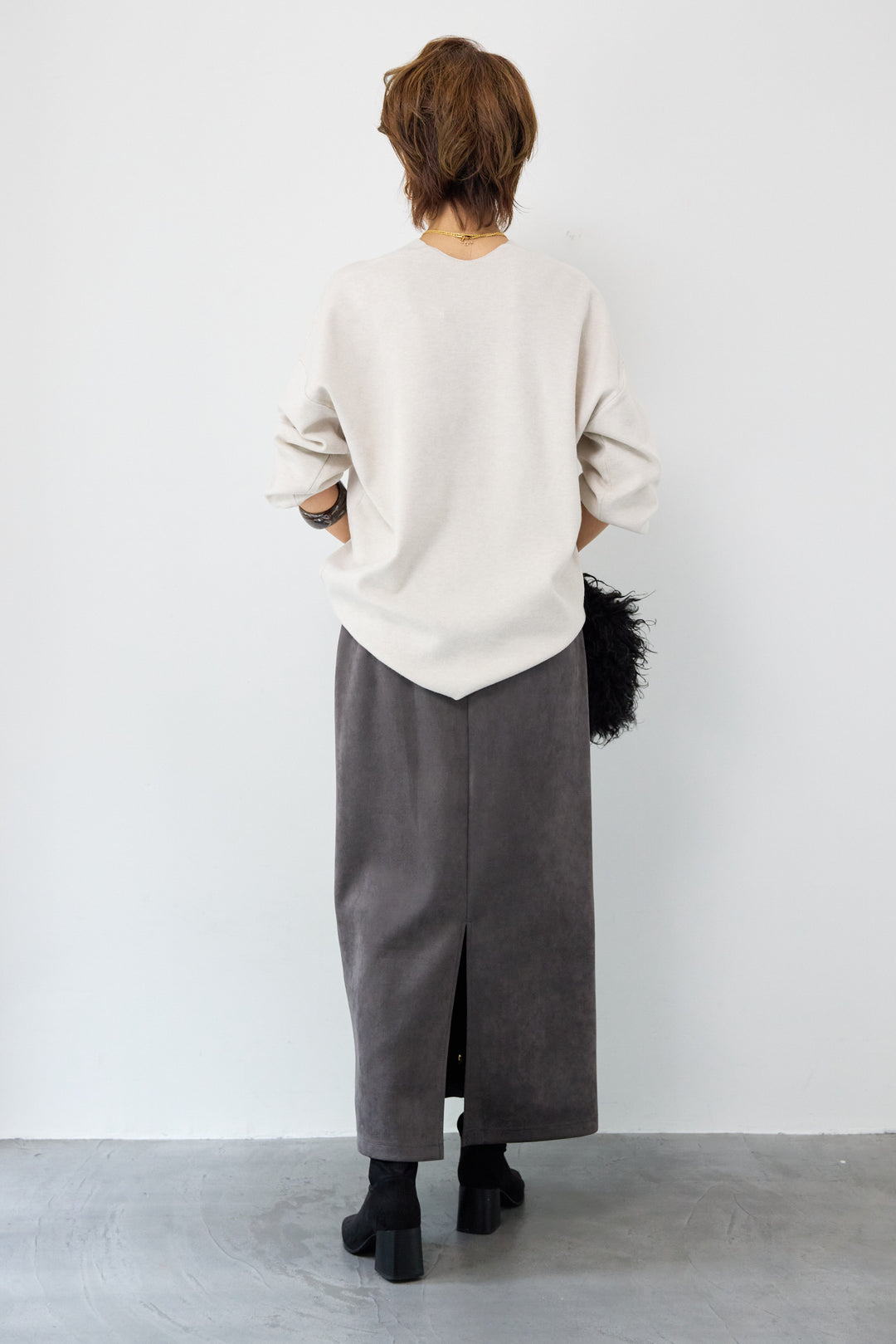 【防静電気】Vネックドルマンやわもちニット