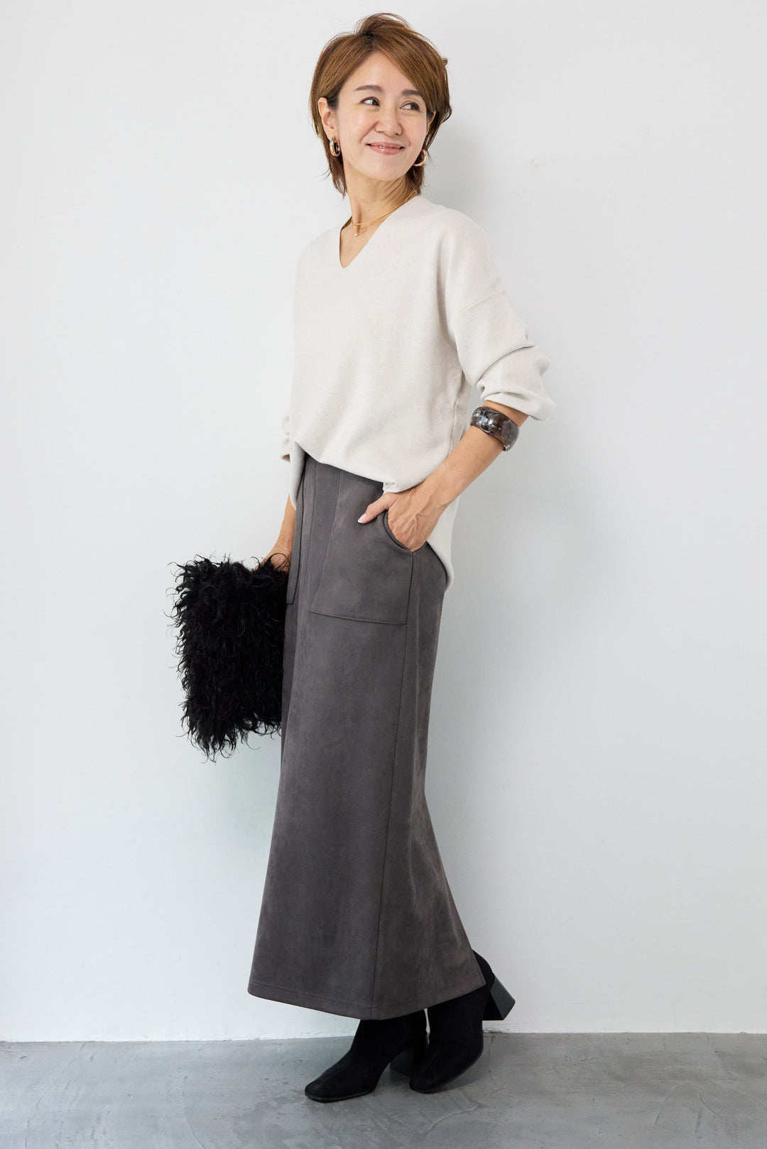 【防静電気】Vネックドルマンやわもちニット