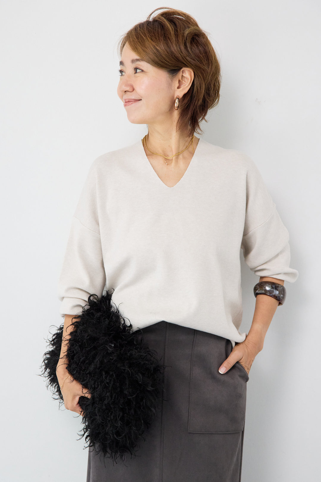 【防静電気】Vネックドルマンやわもちニット