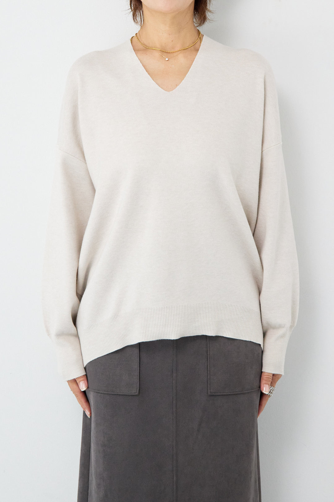 【防静電気】Vネックドルマンやわもちニット