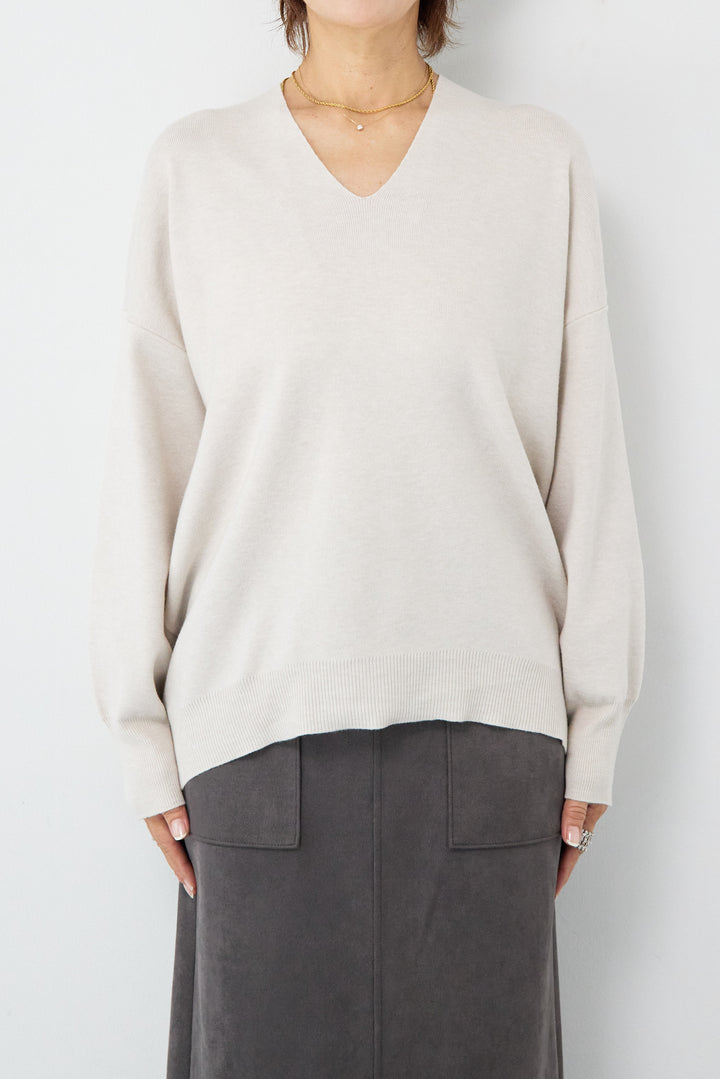 【防静電気】Vネックドルマンやわもちニット