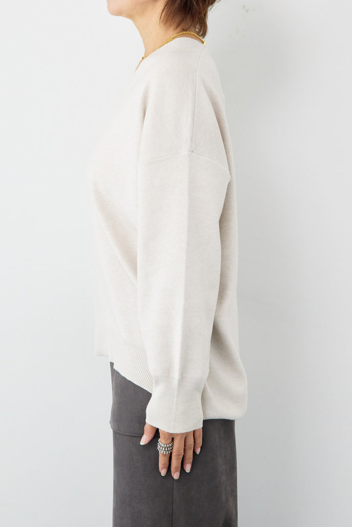 【防静電気】Vネックドルマンやわもちニット