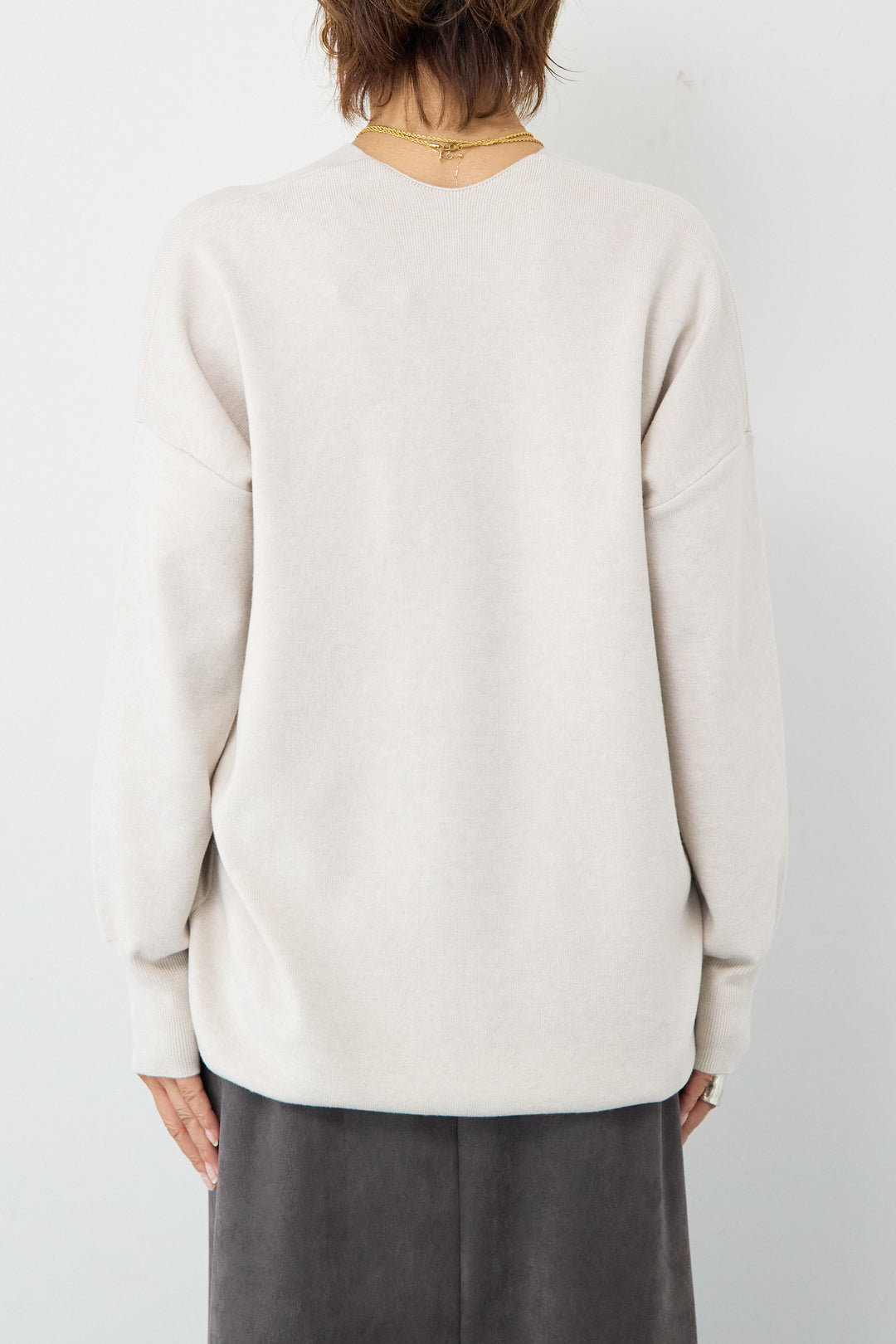 【防静電気】Vネックドルマンやわもちニット