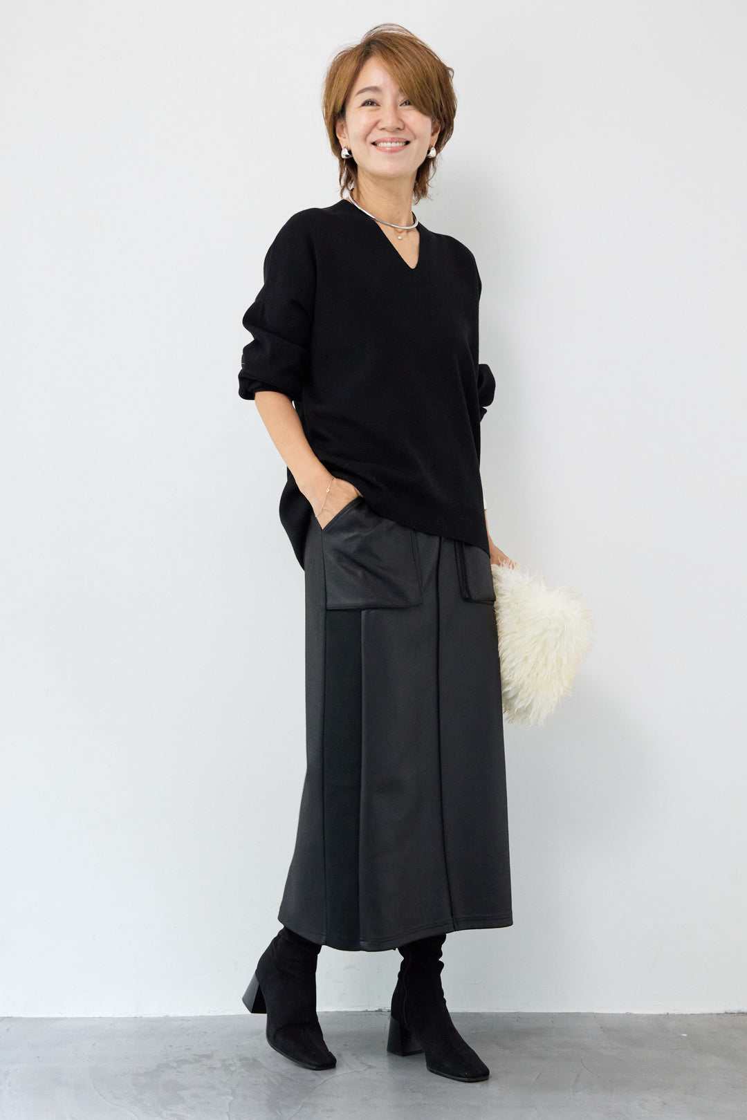 【防静電気】Vネックドルマンやわもちニット