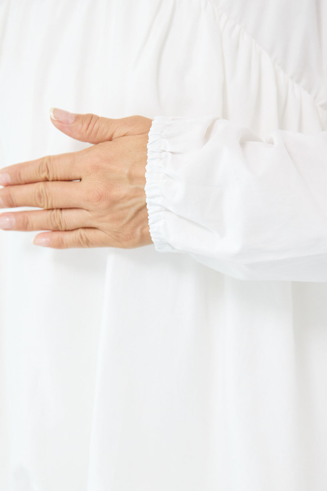 切替バルーンVネックブラウス