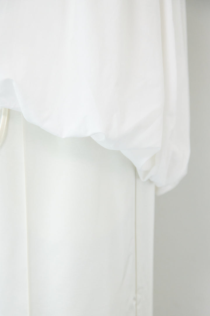 切替バルーンVネックブラウス