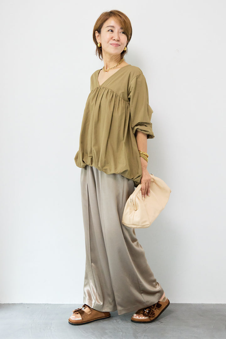 切替バルーンVネックブラウス