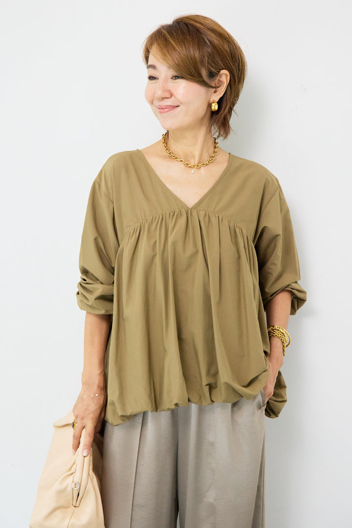 切替バルーンVネックブラウス