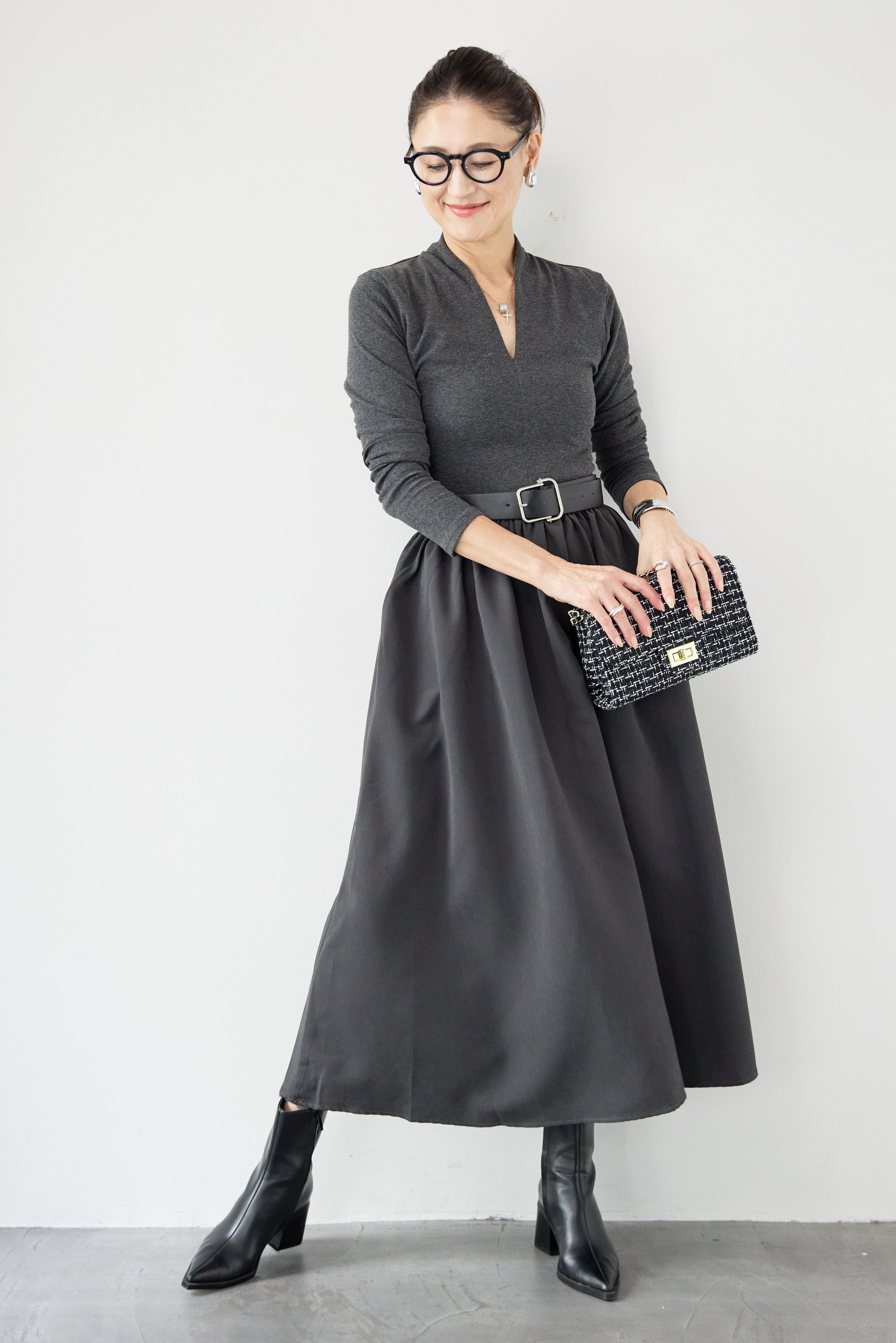 ウエストベルトVネックフレアワンピース – plusotoha