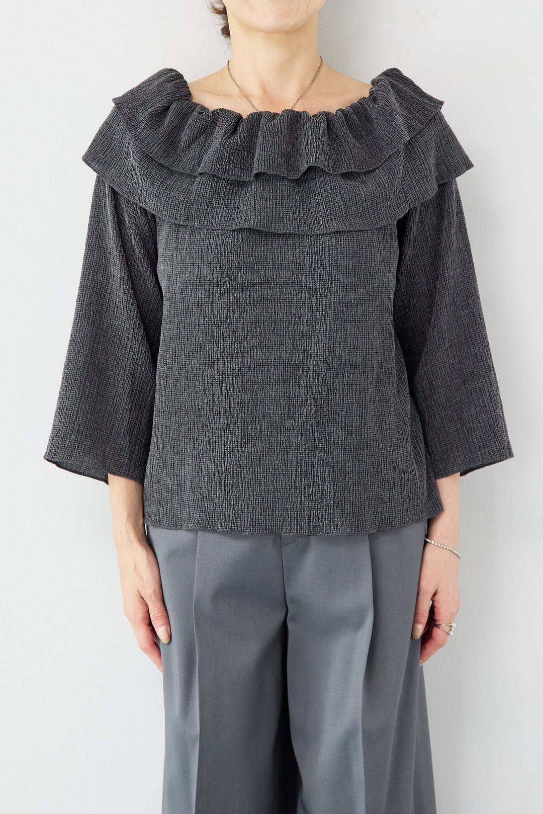 フリルリブカットソー