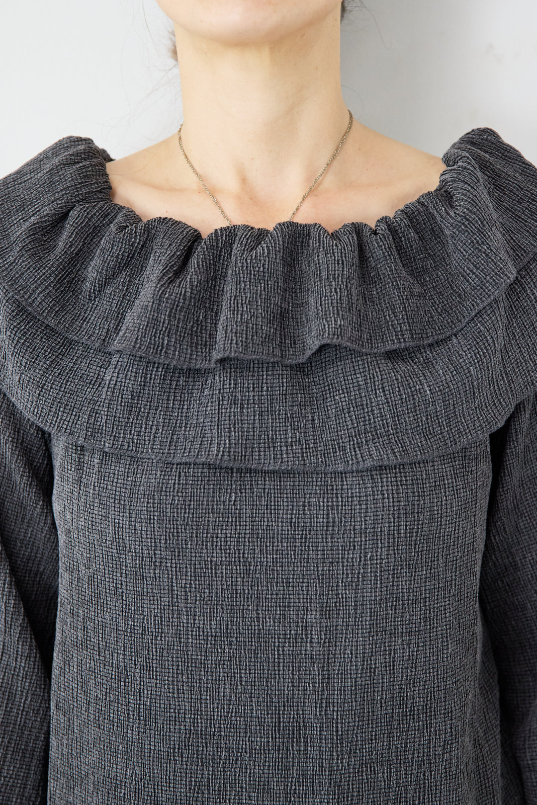 フリルリブカットソー