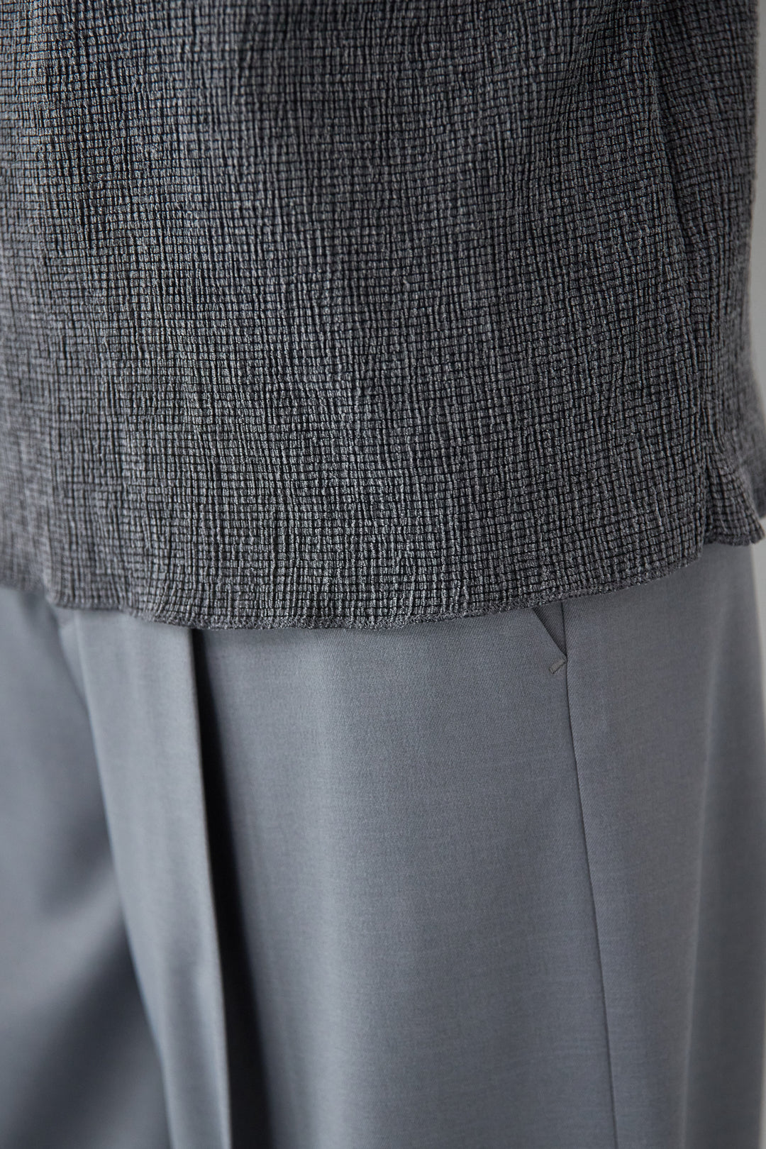 フリルリブカットソー