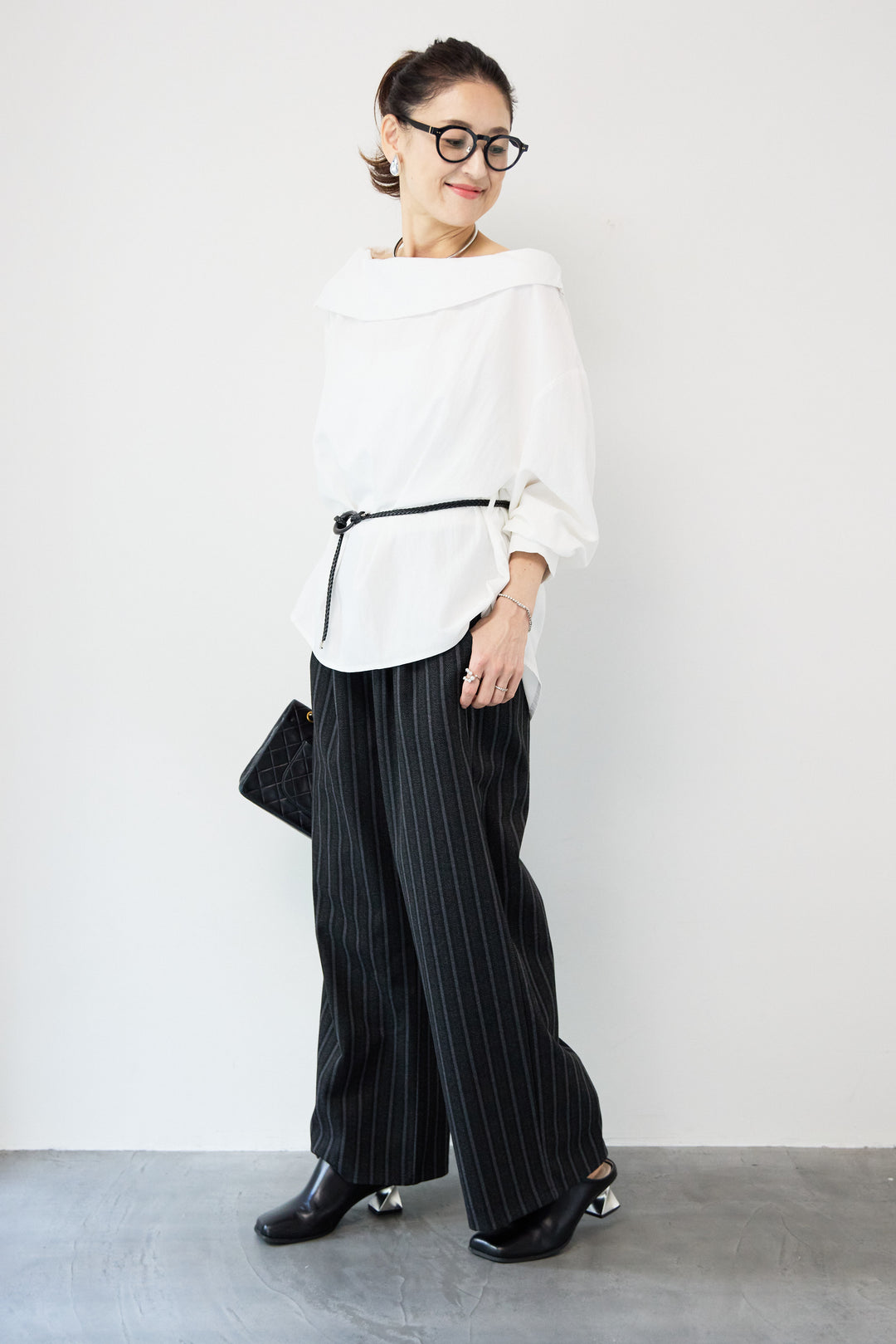 ラウンドカラーブラウス ベルト付き