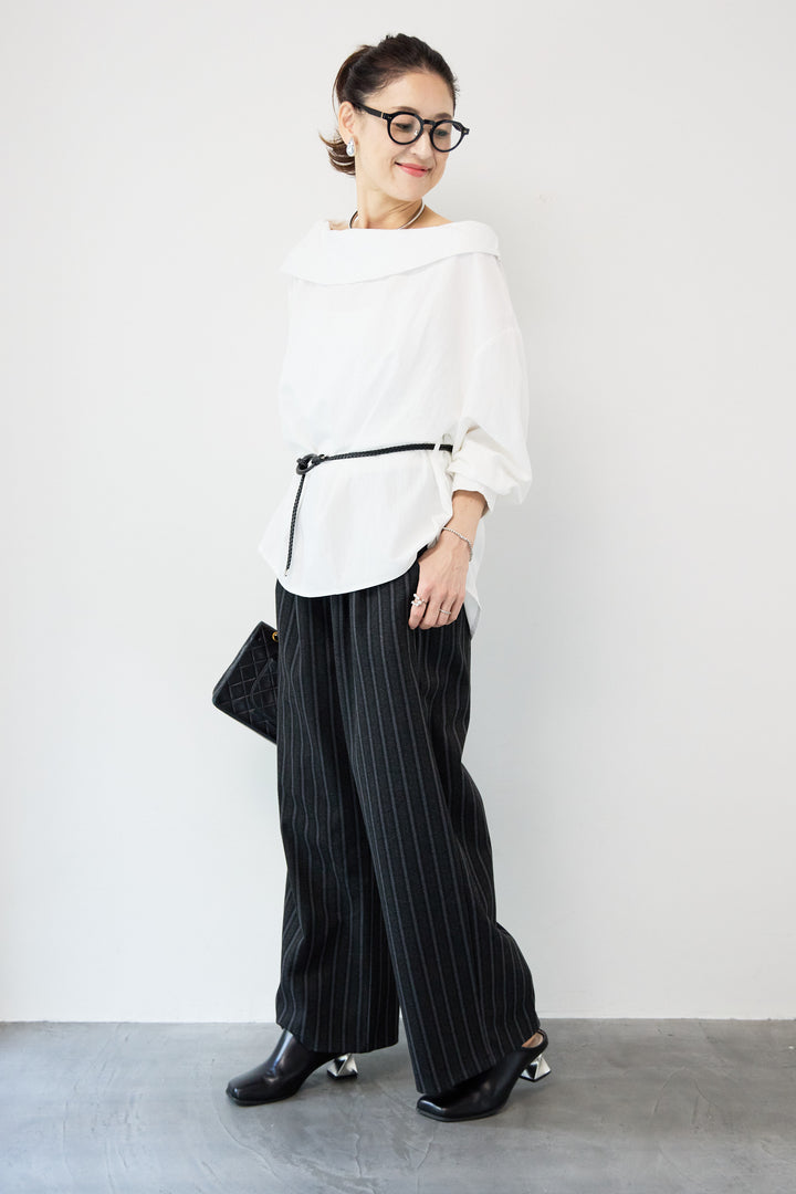 ラウンドカラーブラウス ベルト付き