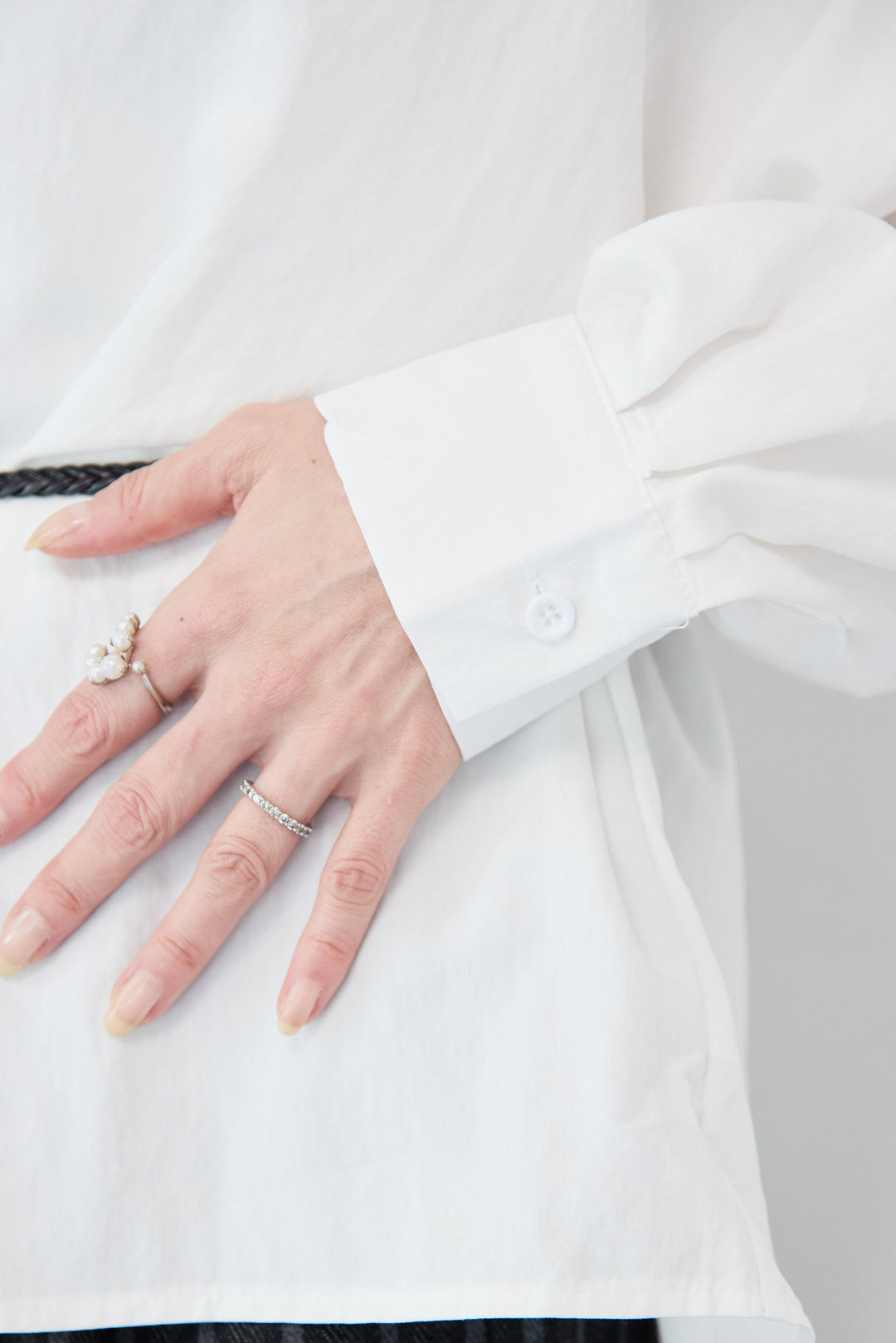 ラウンドカラーブラウス ベルト付き