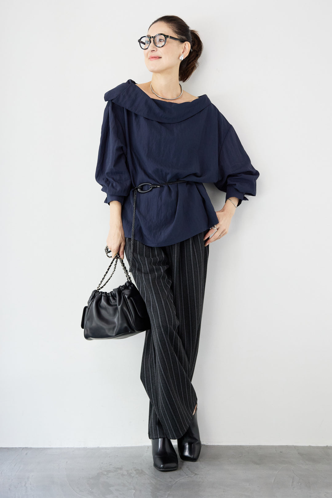 ラウンドカラーブラウス ベルト付き