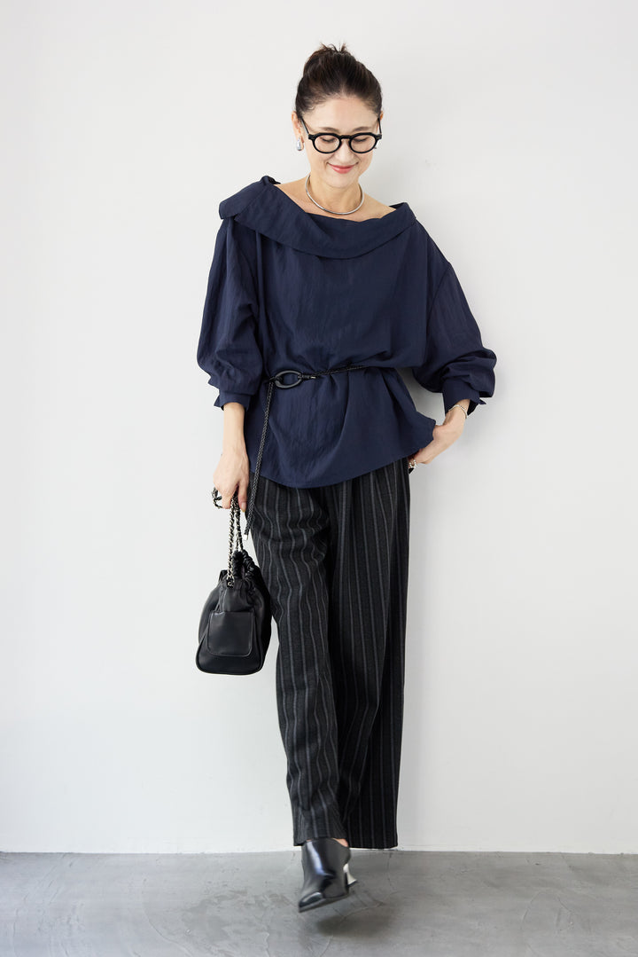 ラウンドカラーブラウス ベルト付き