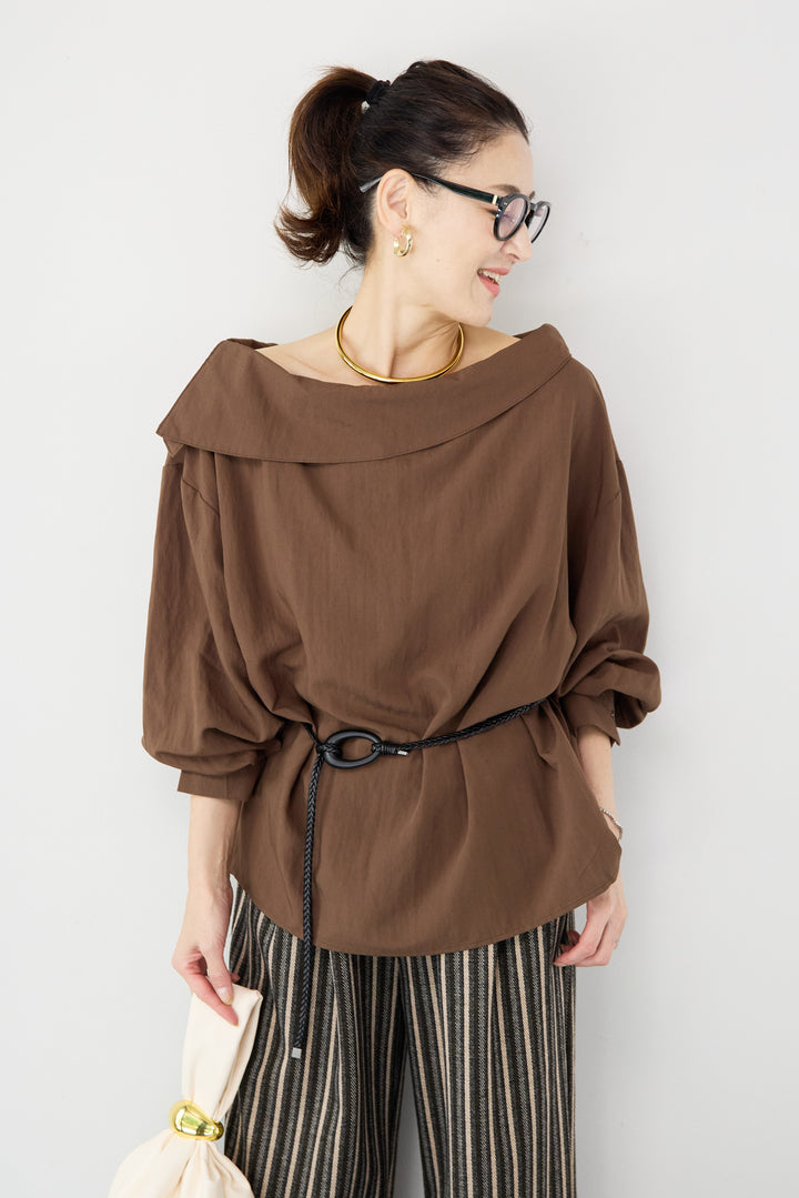 ラウンドカラーブラウス ベルト付き