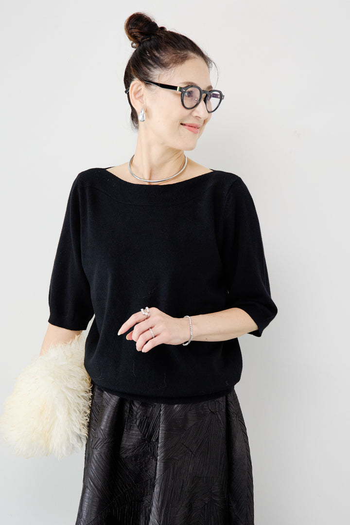 ボートネックハーフスリーブニット