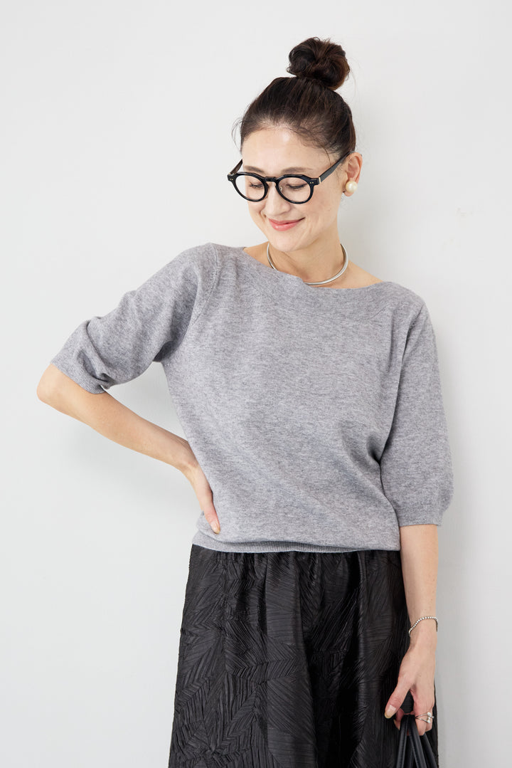 ボートネックハーフスリーブニット