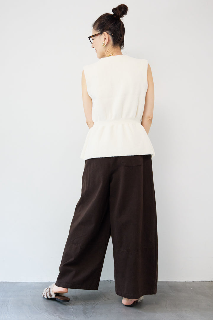 ペプラムニットベスト