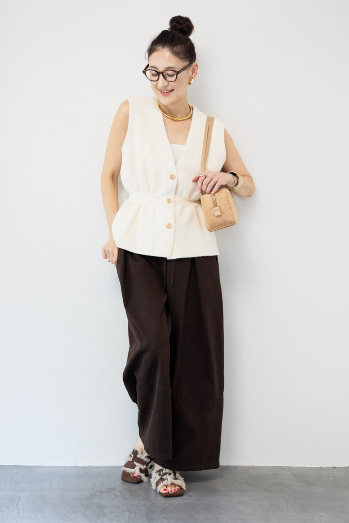 ペプラムニットベスト